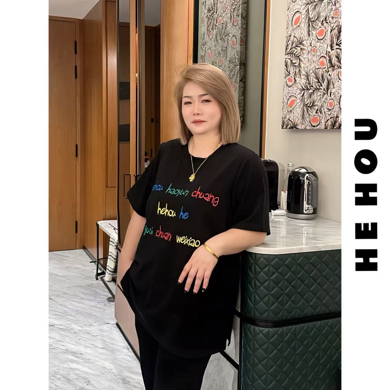 511929 和后大码 时尚百搭气质休闲时尚设计感宽松T恤潮流设计师