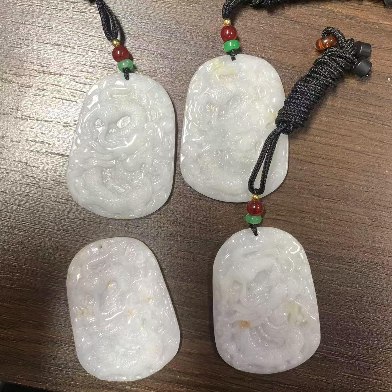 天然A货翡翠龙牌