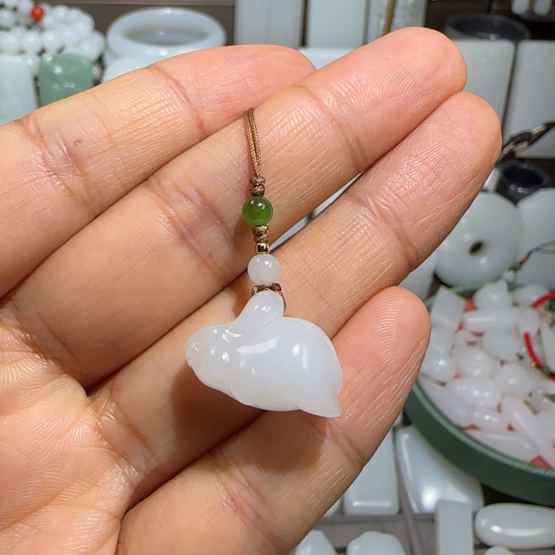 和田玉颈饰未镶嵌