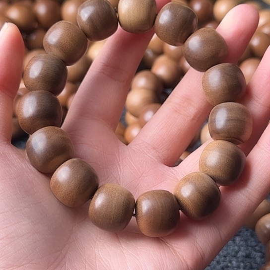 道***碎檀香木老山檀香1516