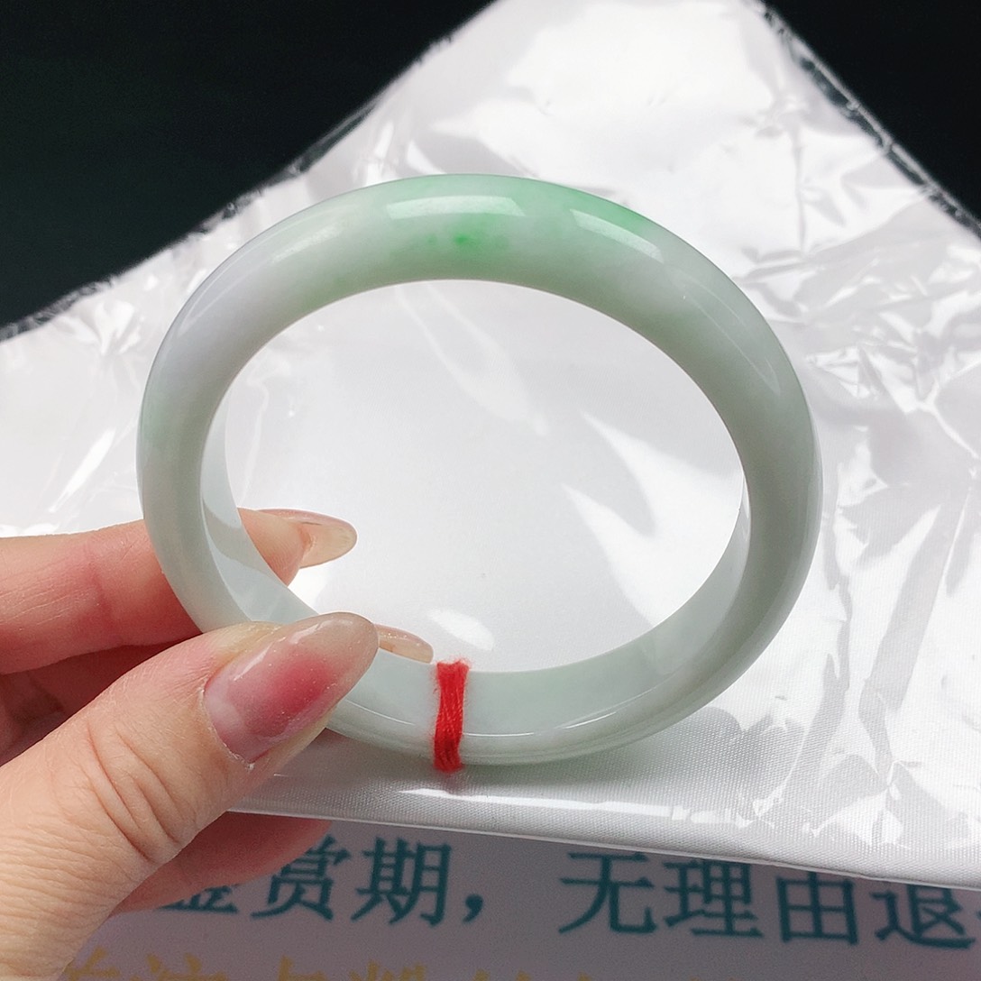 翡翠手镯未镶嵌翡翠038