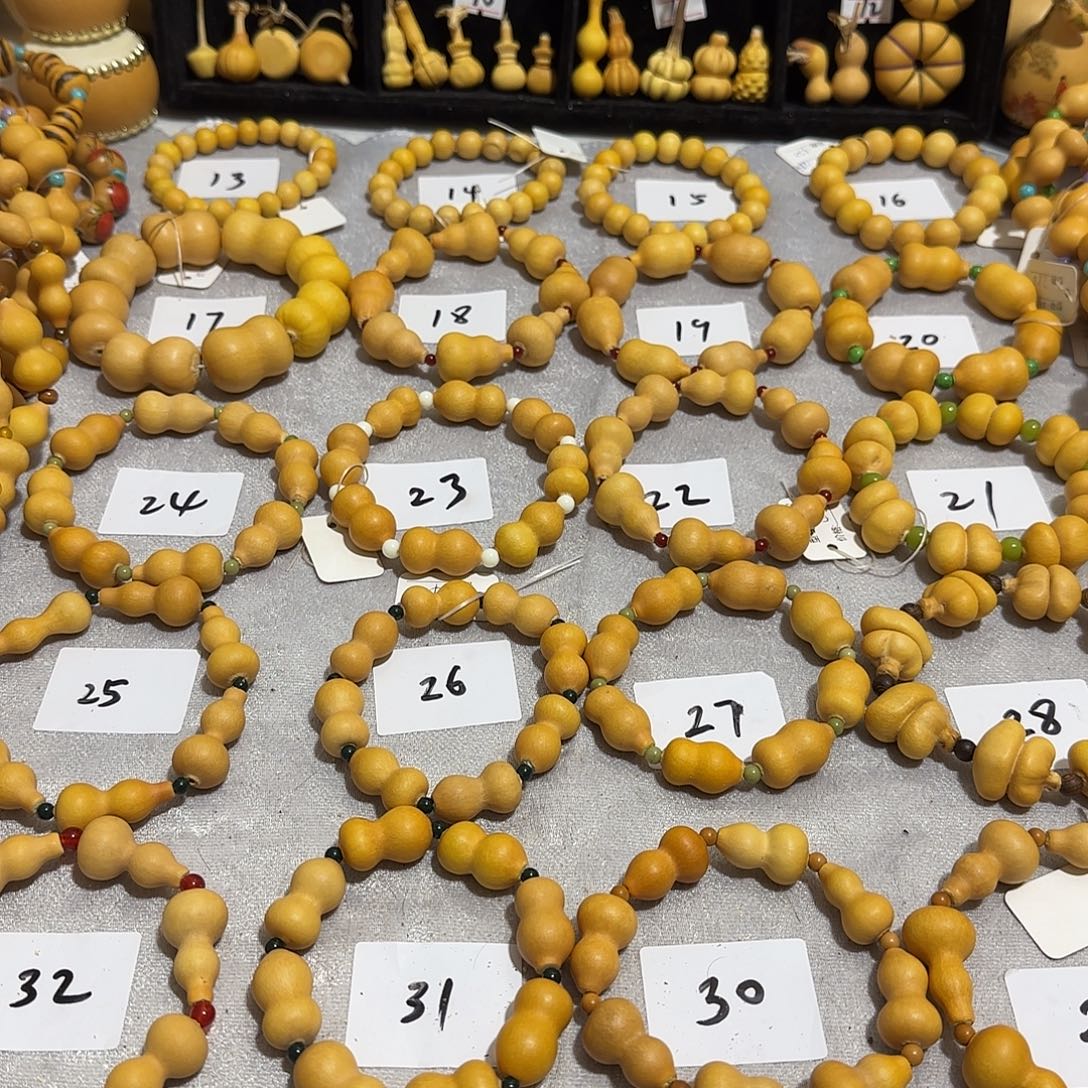 西***有大叶紫檀（黑酸枝木类）