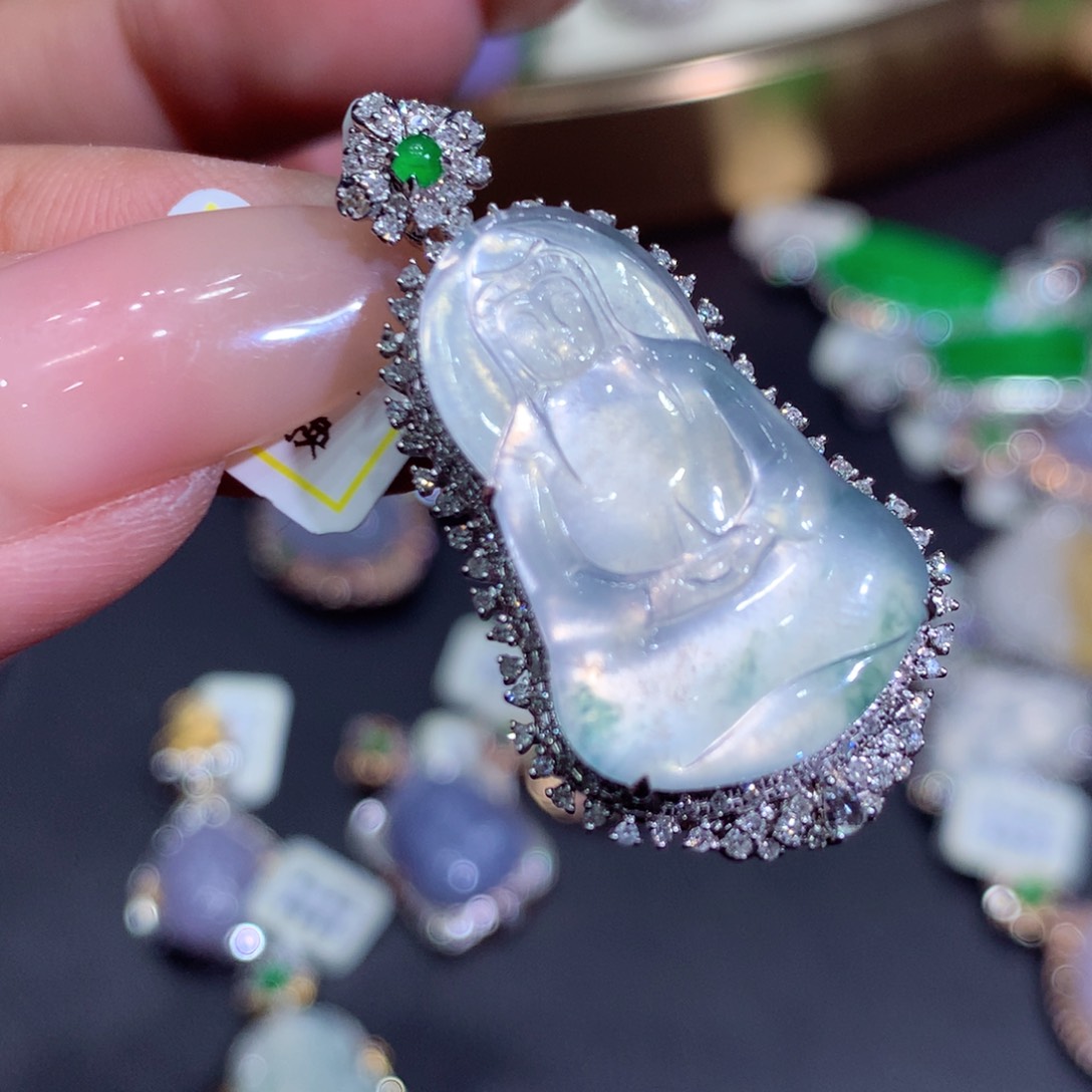 翡翠吊坠(赠链)18K金镶嵌