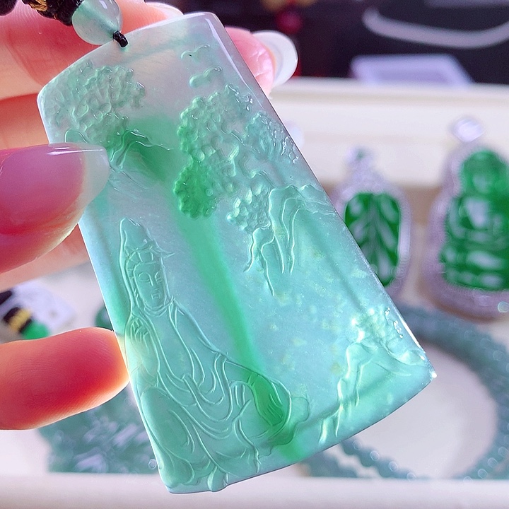 翡翠颈饰未镶嵌天然