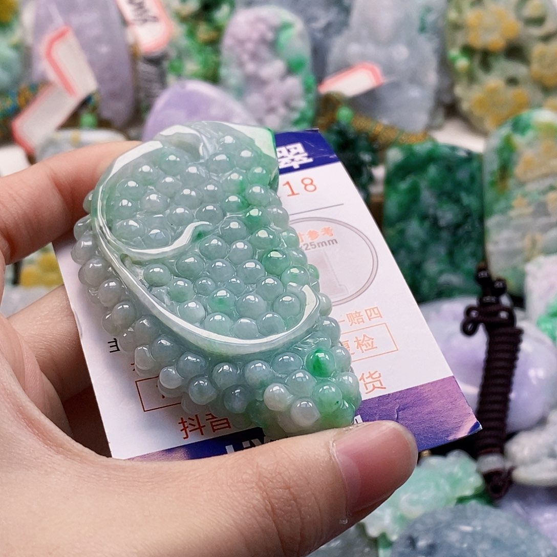 吊坠(不含链)未镶嵌翡翠