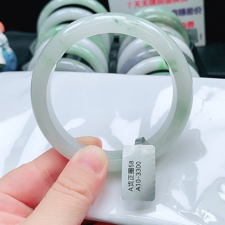 翡翠未镶嵌手镯10