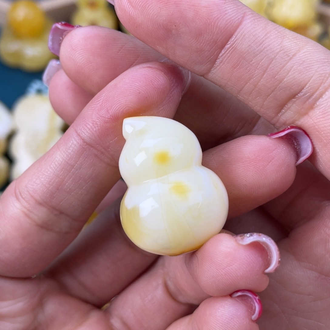 琥珀裸石未镶嵌蜜蜡