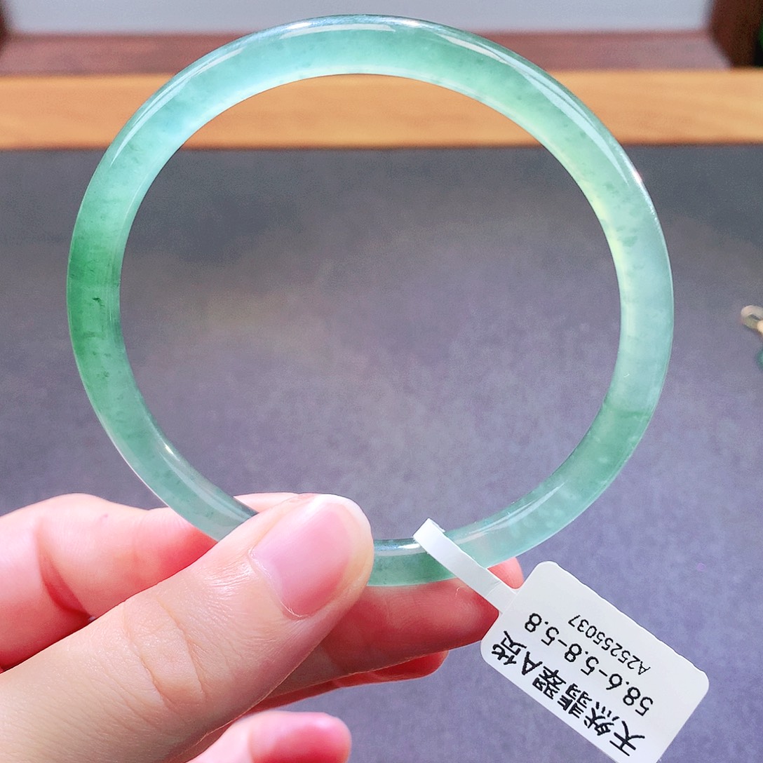 翡翠未镶嵌手镯天然翡翠