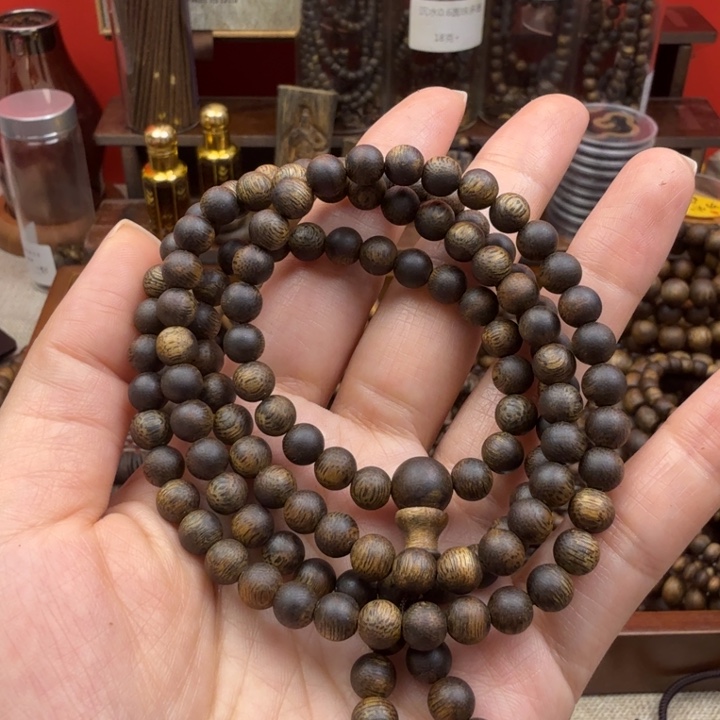 新***工沉香碎屑奇楠0.6多圈沉浮17颗＋