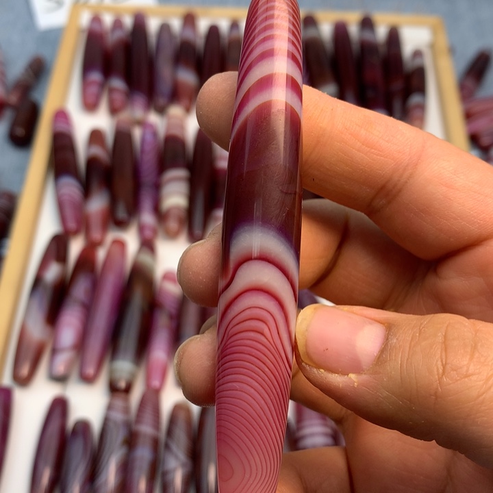 吳***森玛瑙/玉髓散珠缠丝玛瑙