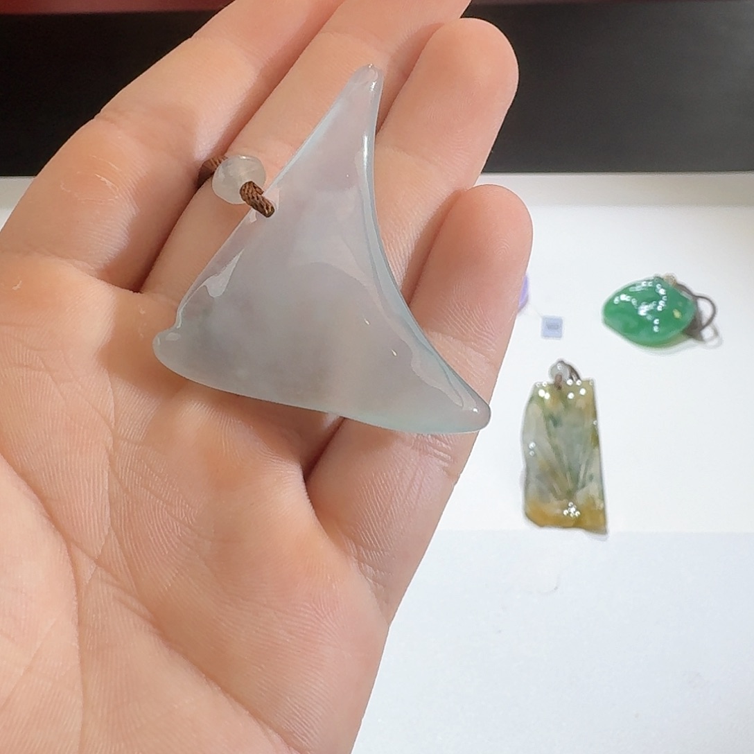翡翠颈饰未镶嵌鑫