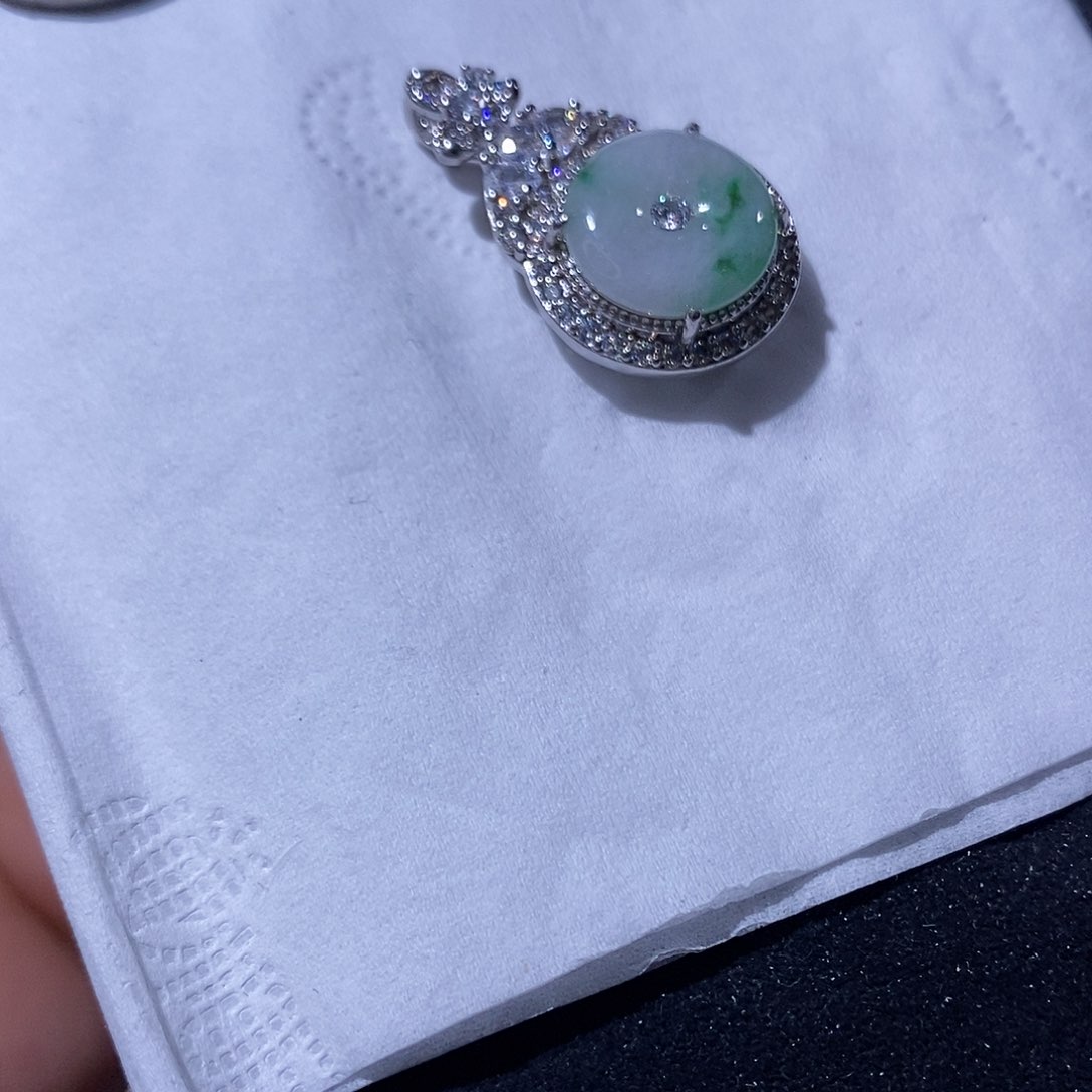 翡翠吊坠(不含链)未镶嵌