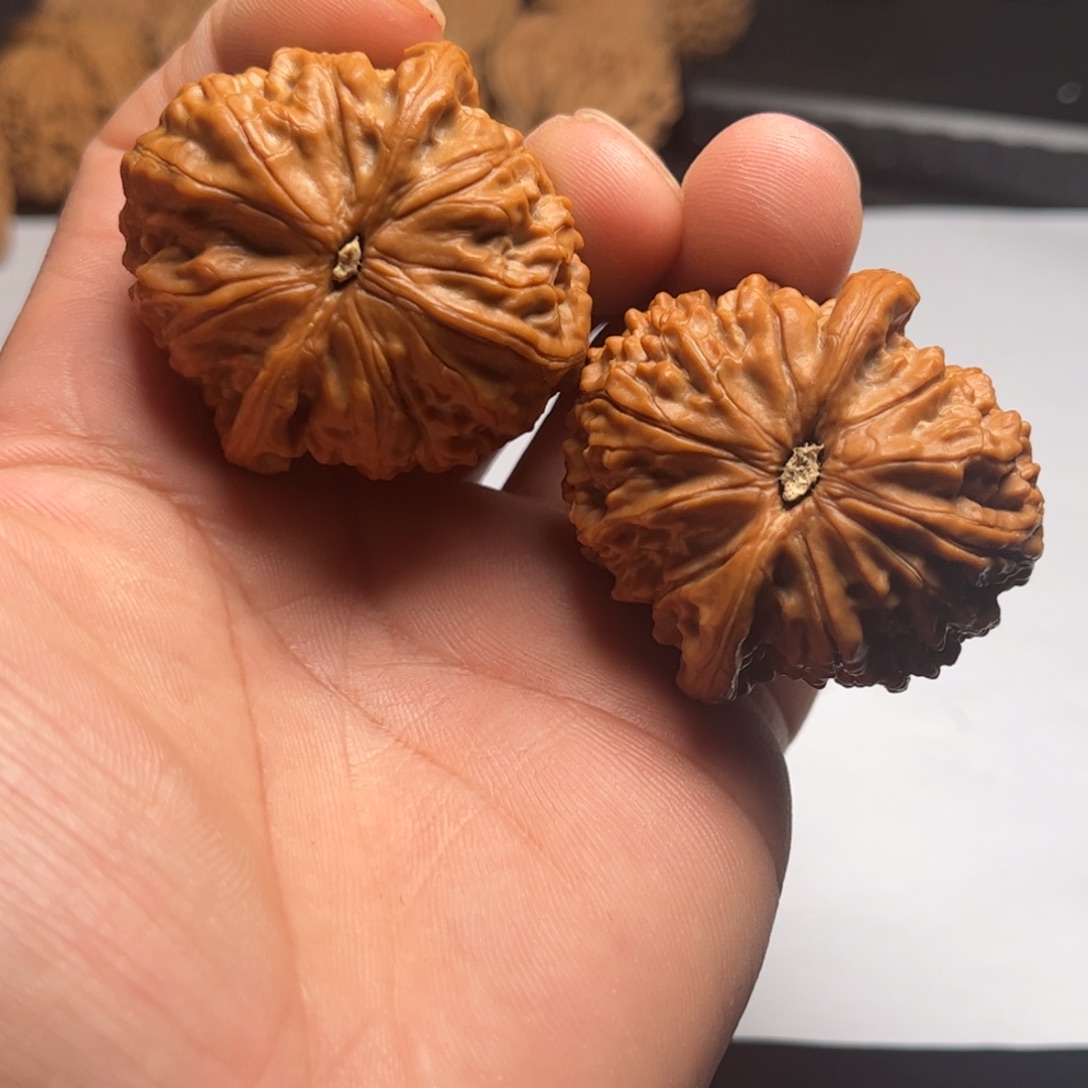 梦***城文玩核桃吊坠金麒麟