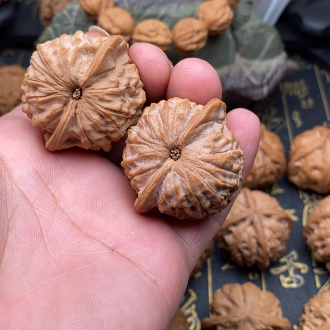 吊坠桃核耿**河石门元宝