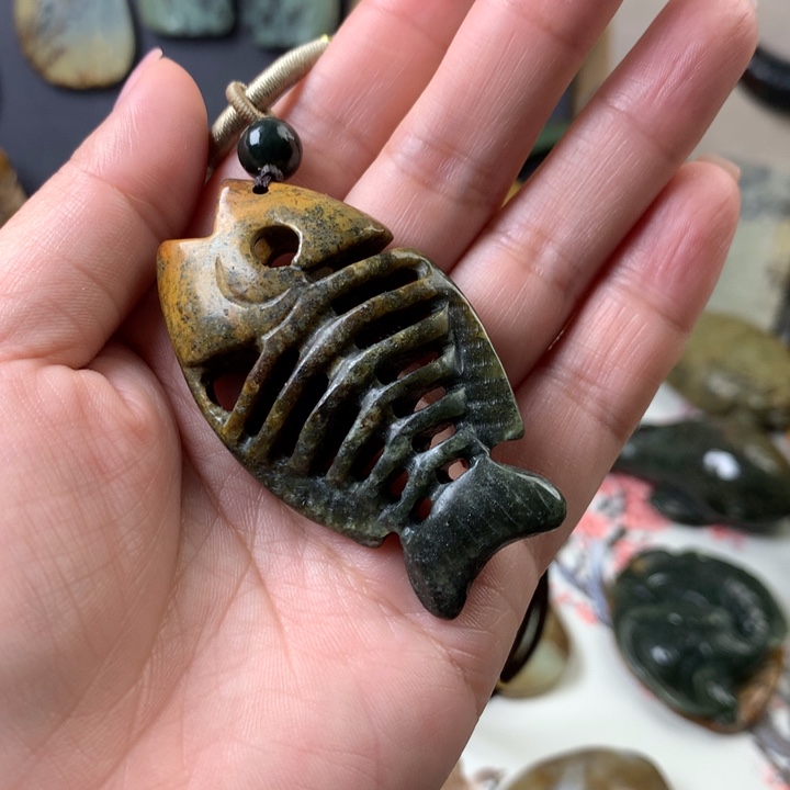 岫岩河磨玉（透闪石质玉）挂件未镶嵌