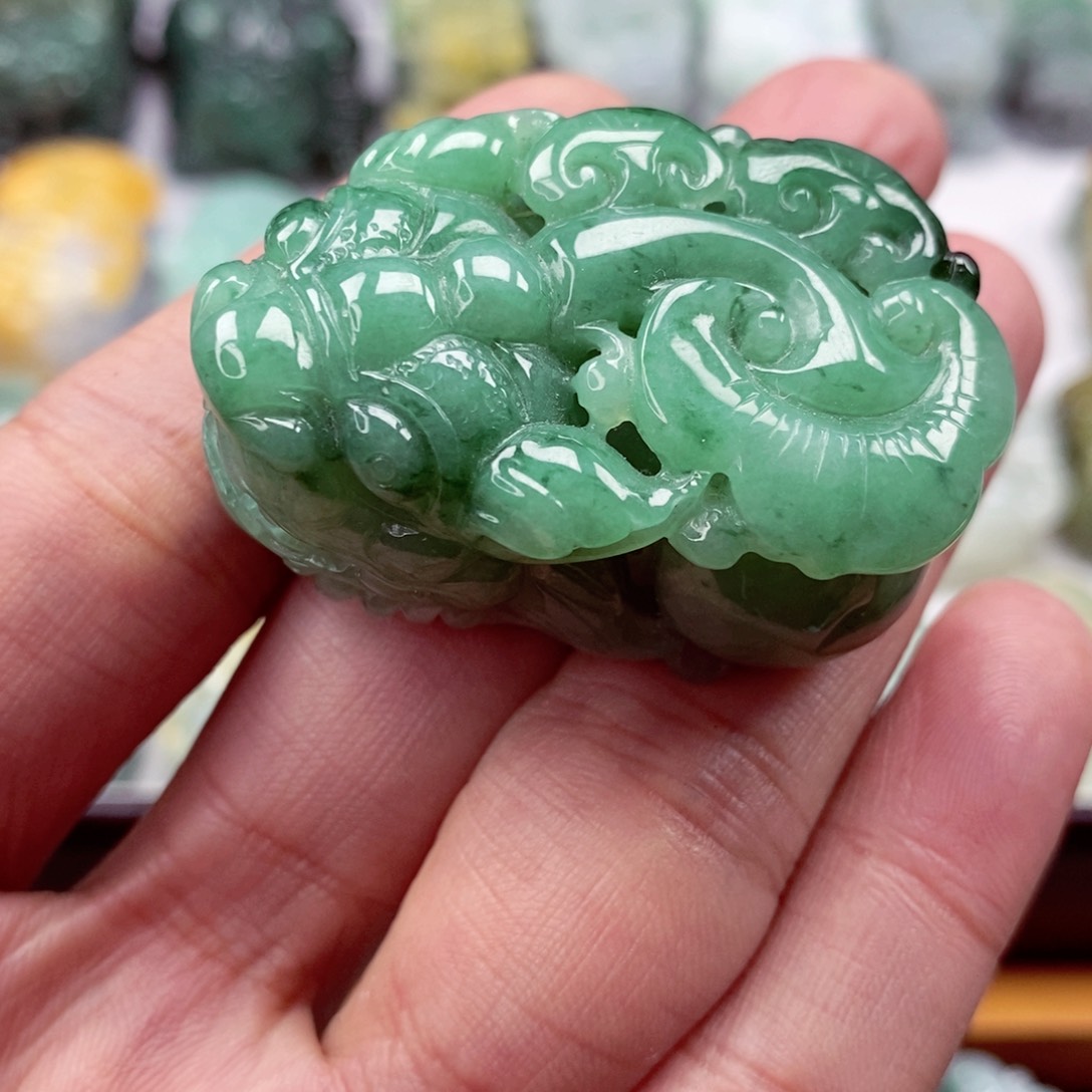 翡翠颈饰未镶嵌翡翠