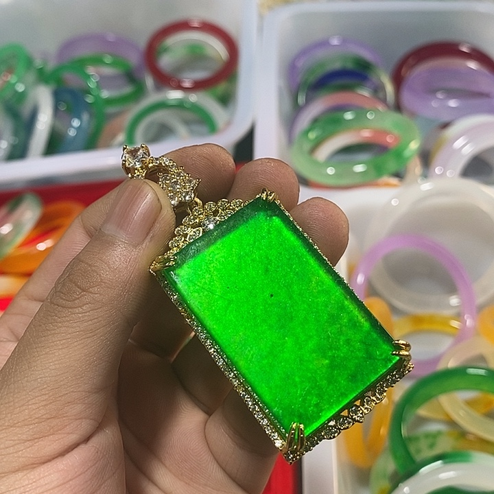 翡翠颈饰未镶嵌价格