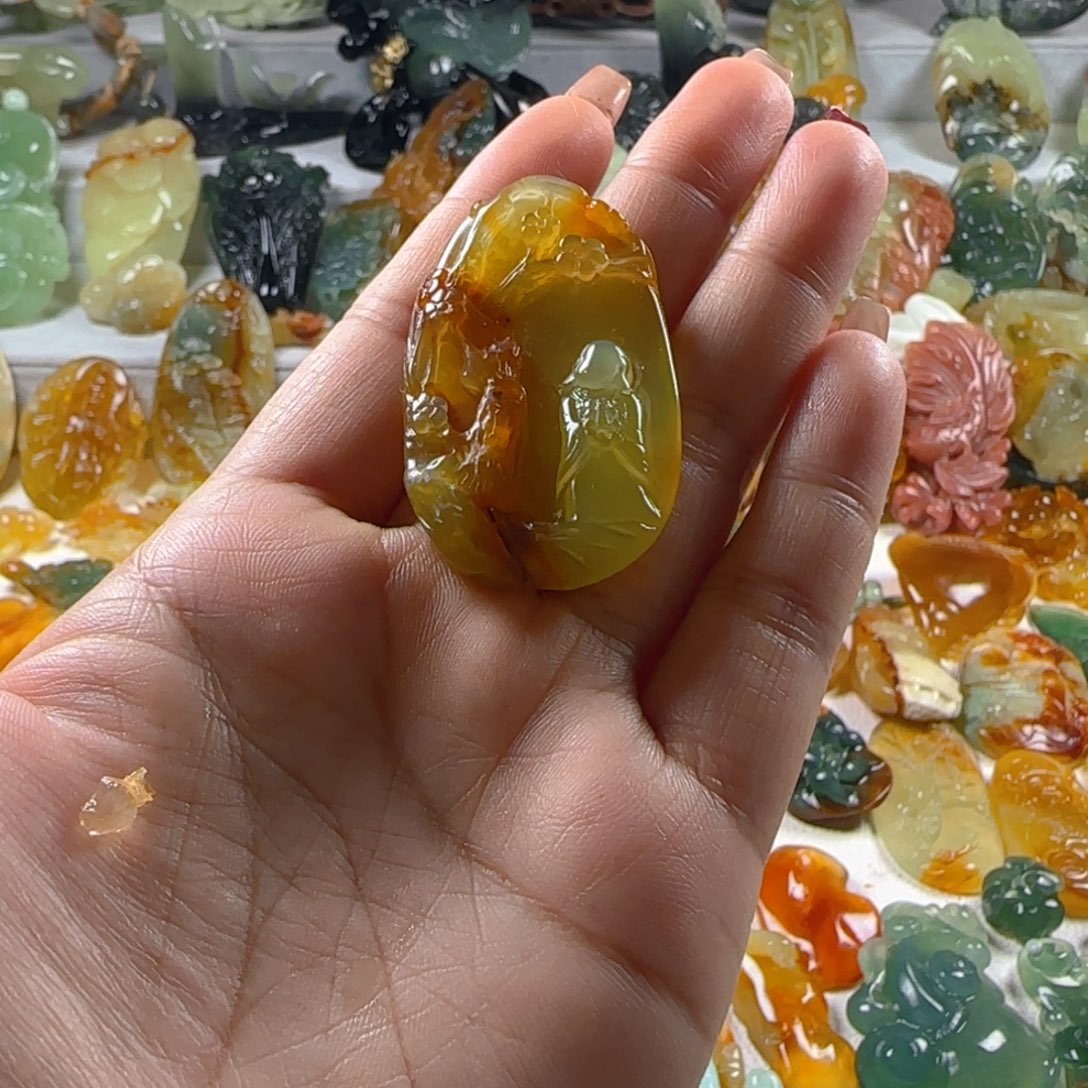 蛇纹石玉颈饰未镶嵌