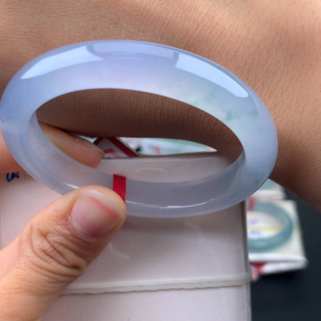 翡翠未镶嵌手镯冰紫飘花炸光完美