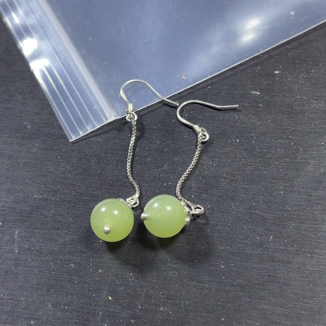 石英质玉未镶嵌颈饰