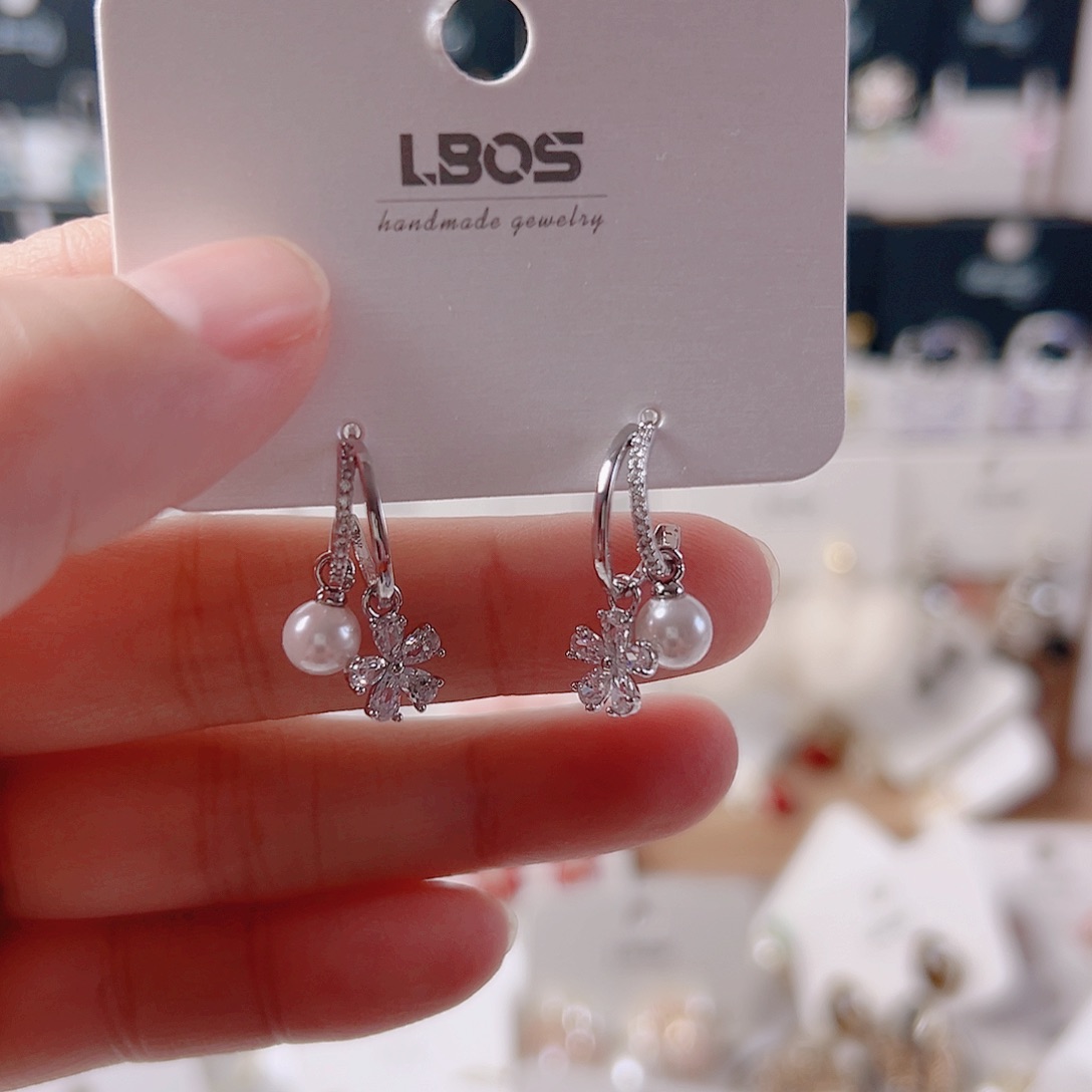 锆石纯铜合金耳环的