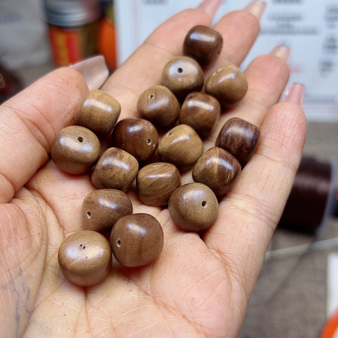 藤类老山檀香瑕疵18颗