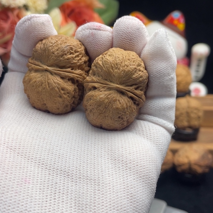 文玩核桃把件云南铁核桃22