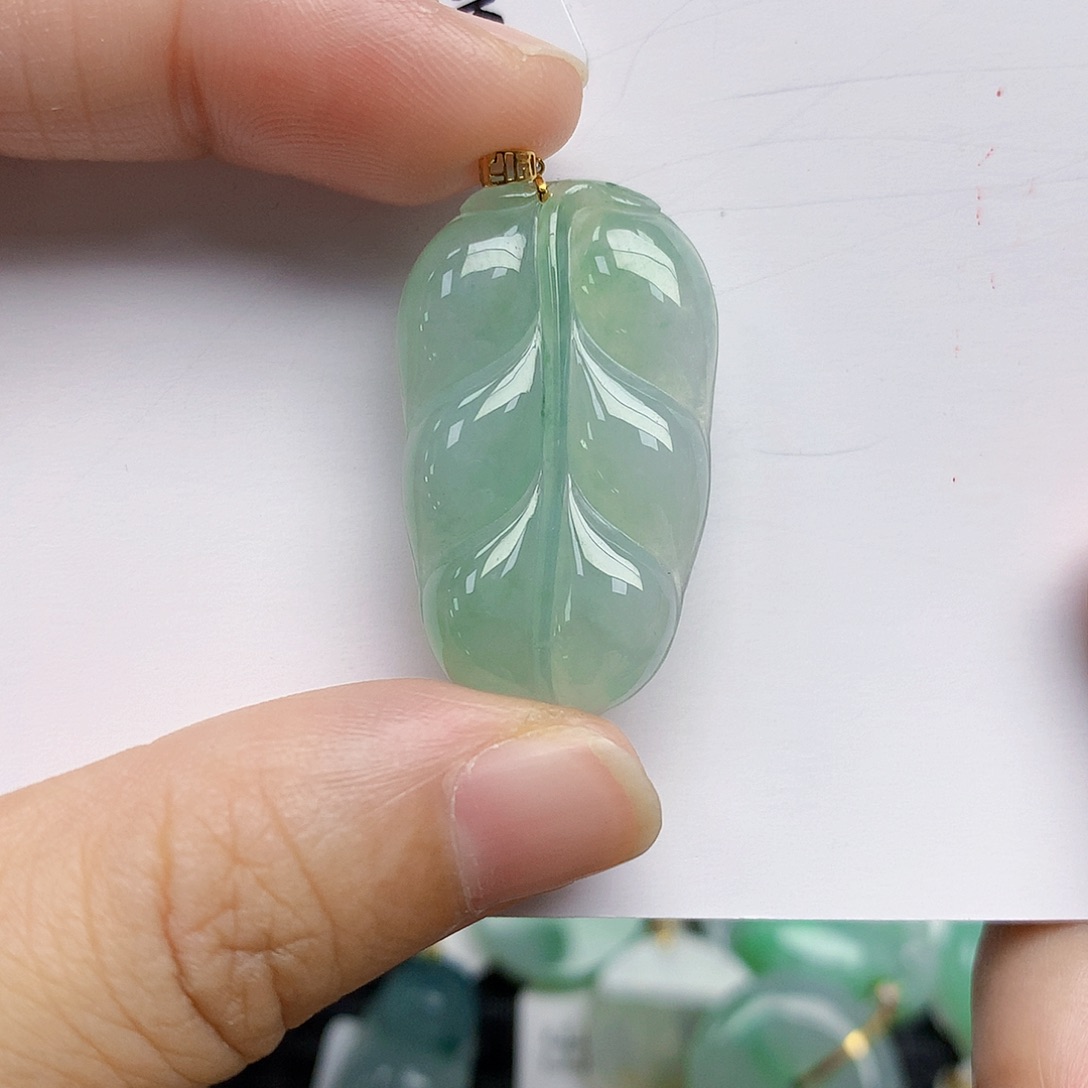 翡翠18K金镶嵌颈饰2222