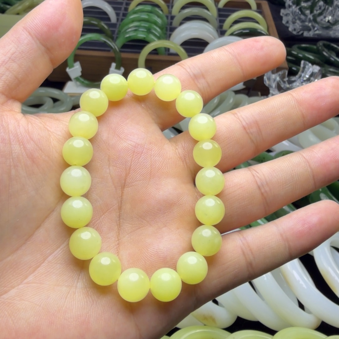 筱****和田玉未镶嵌车挂