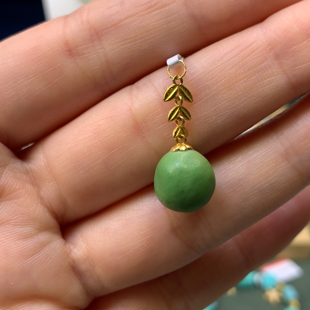 绿松石吊坠18K金镶嵌