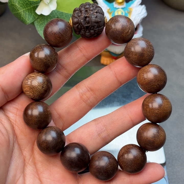 沉香碎屑沉香佛珠越南富森红土玉化沉水古董料1.6