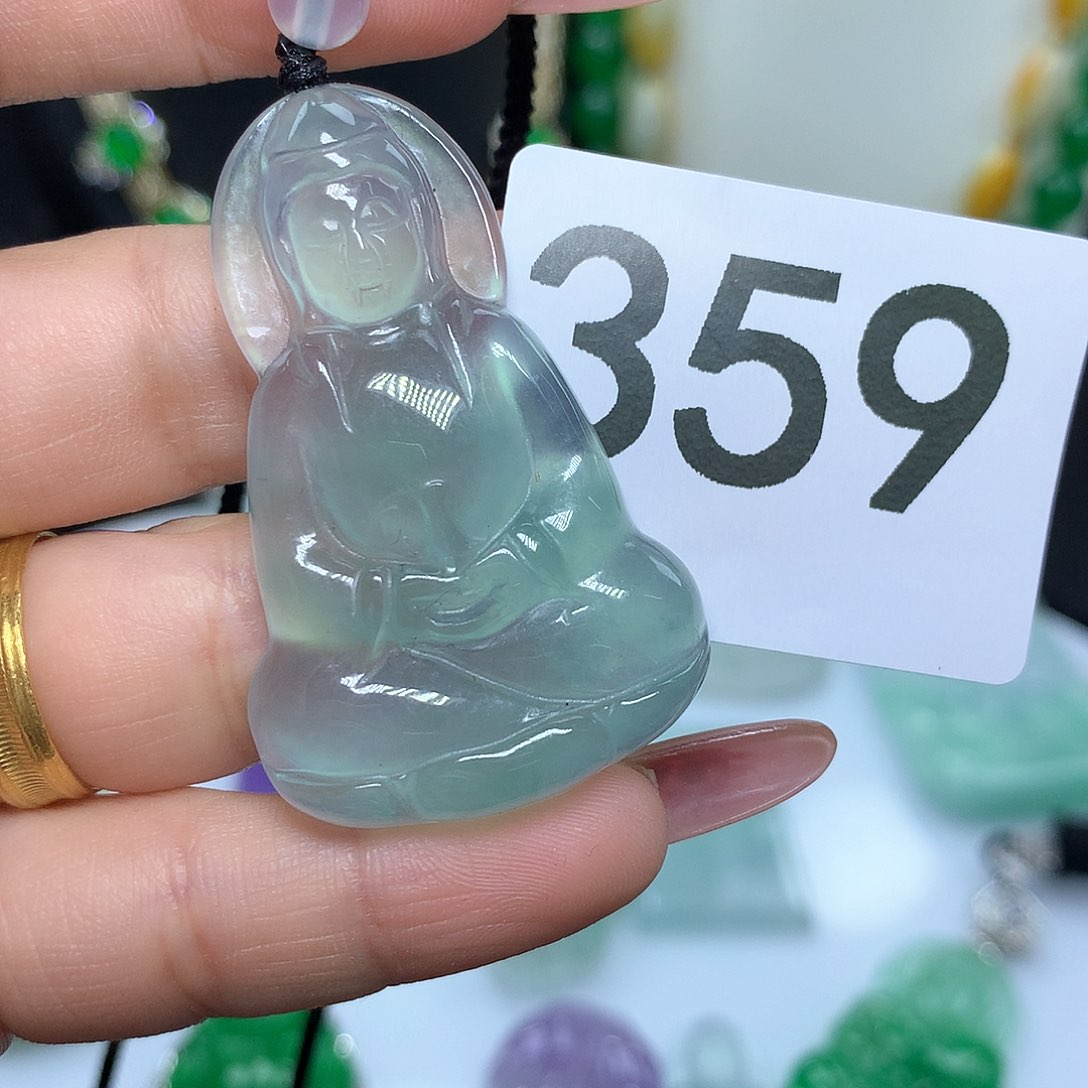 翡翠吊坠(赠链)未镶嵌