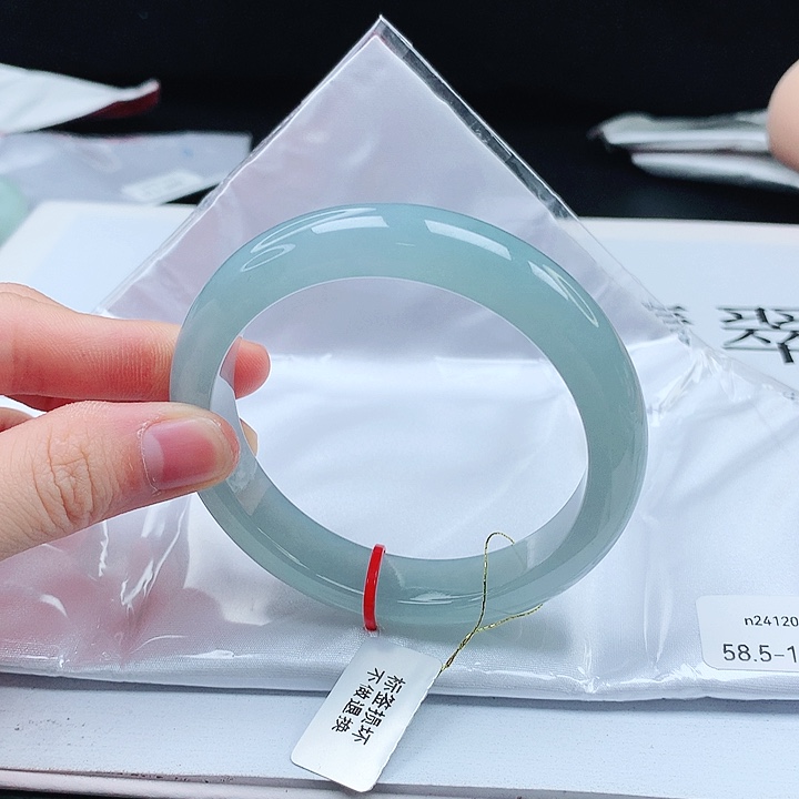 翡翠手镯未镶嵌缅甸天然a货手镯58+