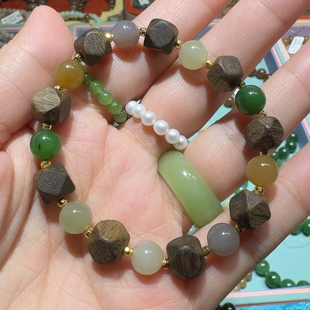和田玉未镶嵌手串