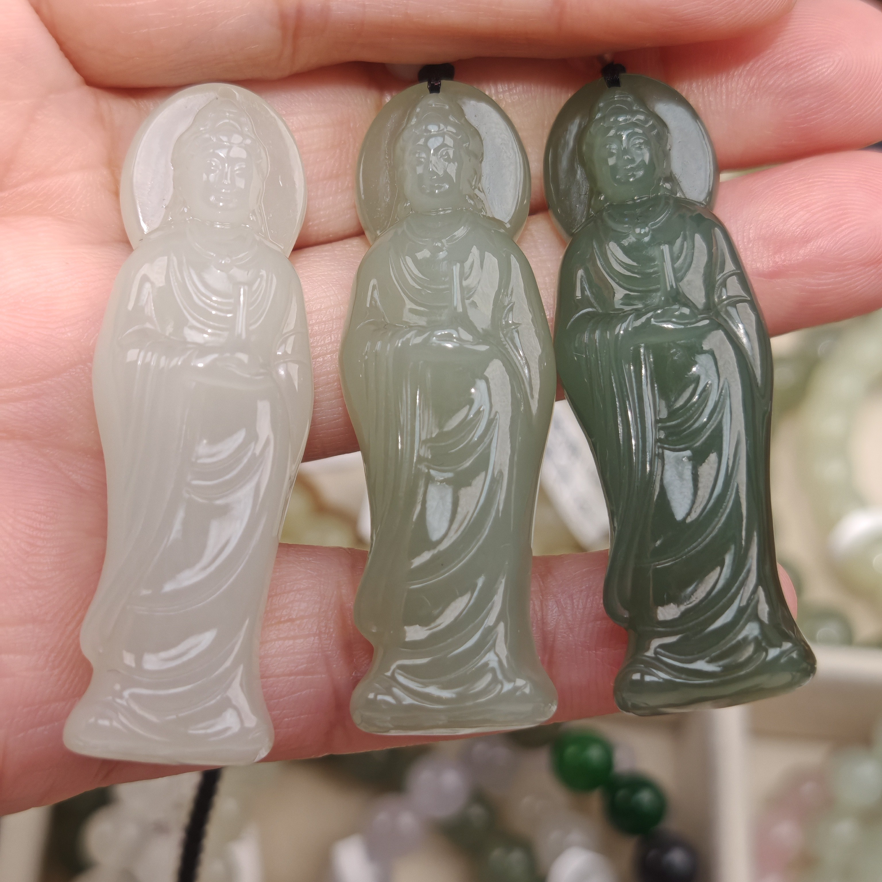 纯天然和田玉精雕站立观音素衣双面雕刻男女通用玉坠多样性发其一