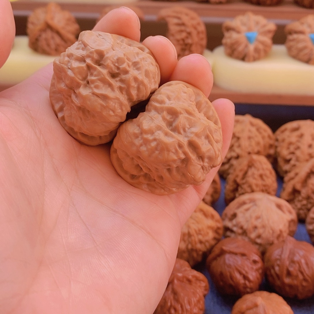 40蛤蟆头文玩核桃红皮