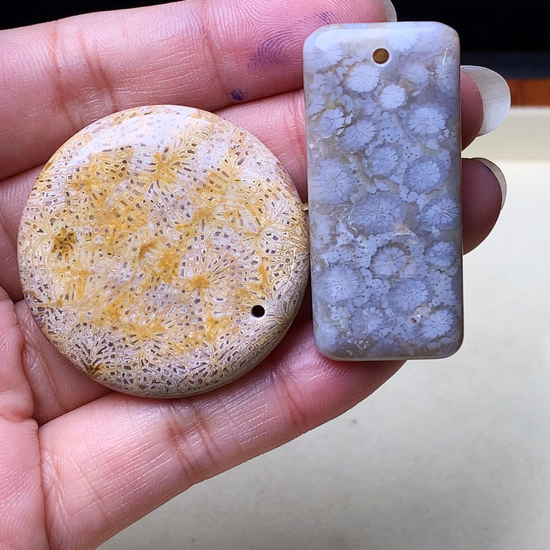 石英质玉颈饰未镶嵌彩*?