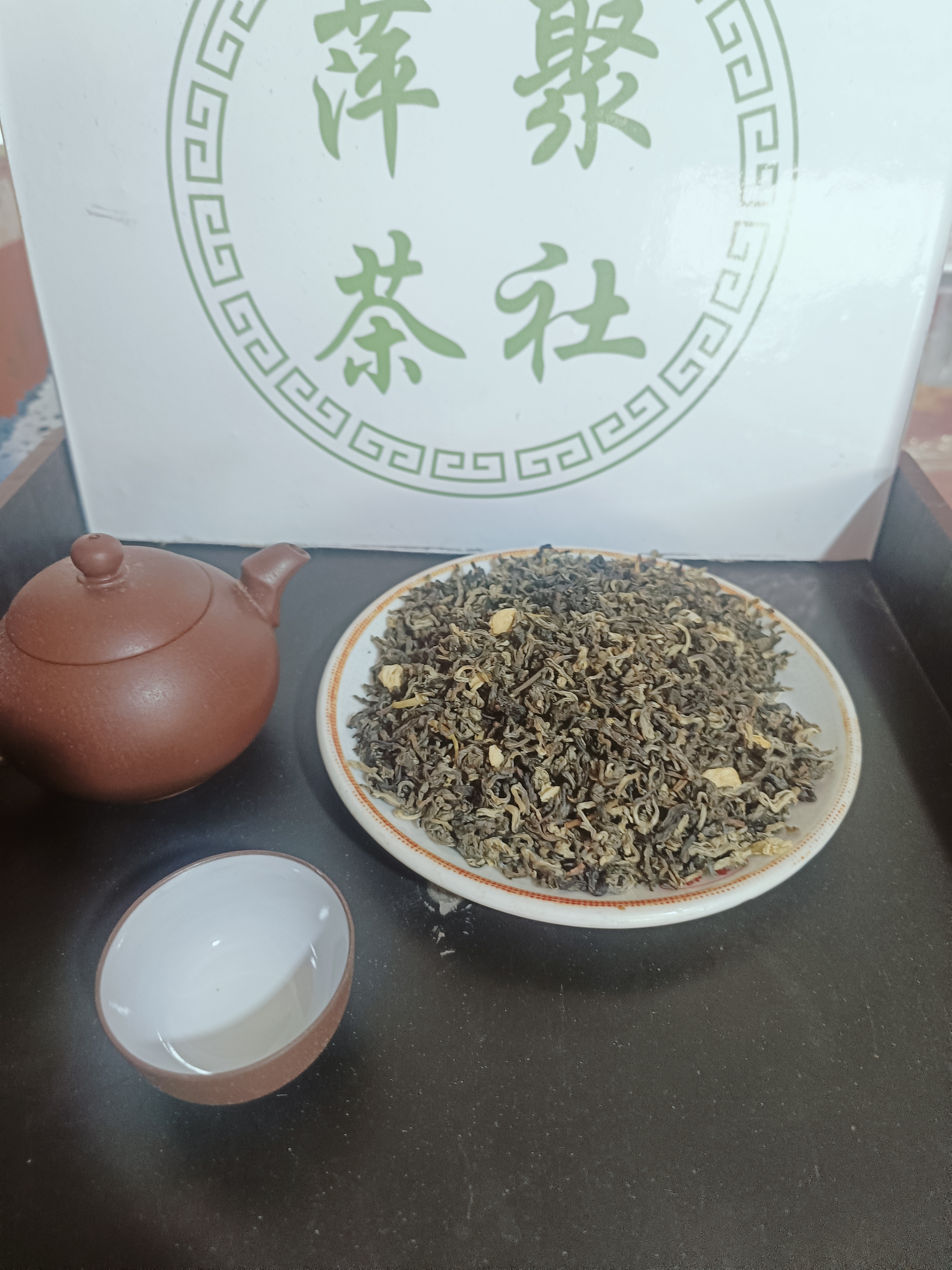 正宗茉莉花茶，浓香型耐泡，口感好，汤色清亮