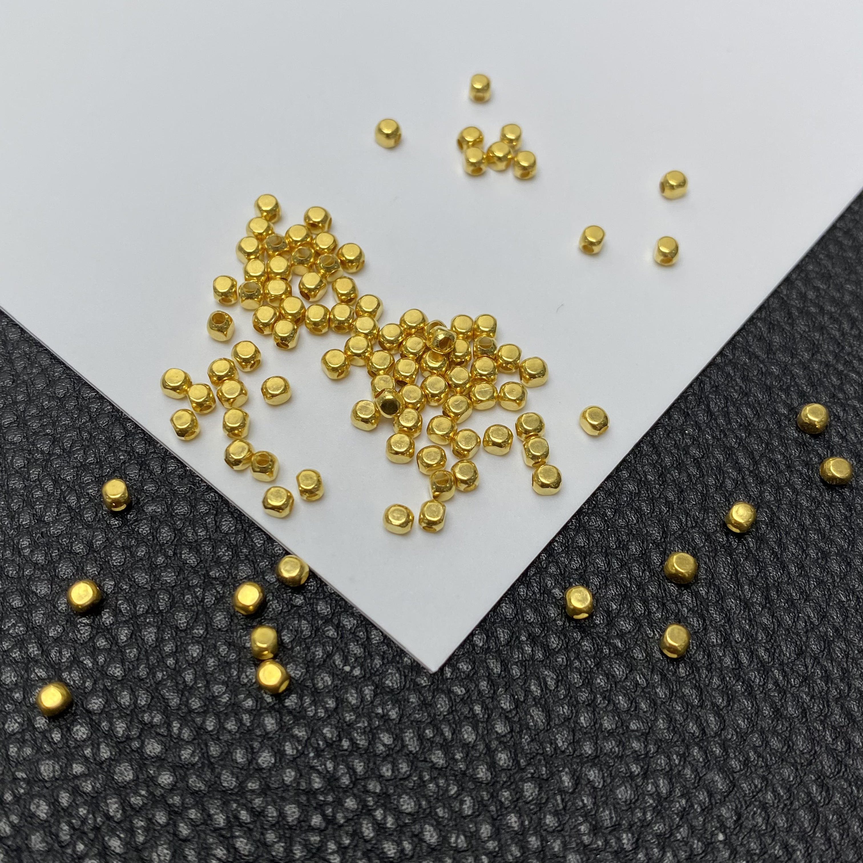 YZ3620-18K金2mm左右方糖珠配件-XZZ(多样性发其一)