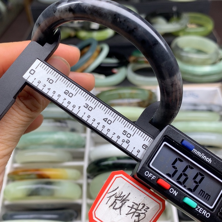 蛇纹石玉未镶嵌手镯587