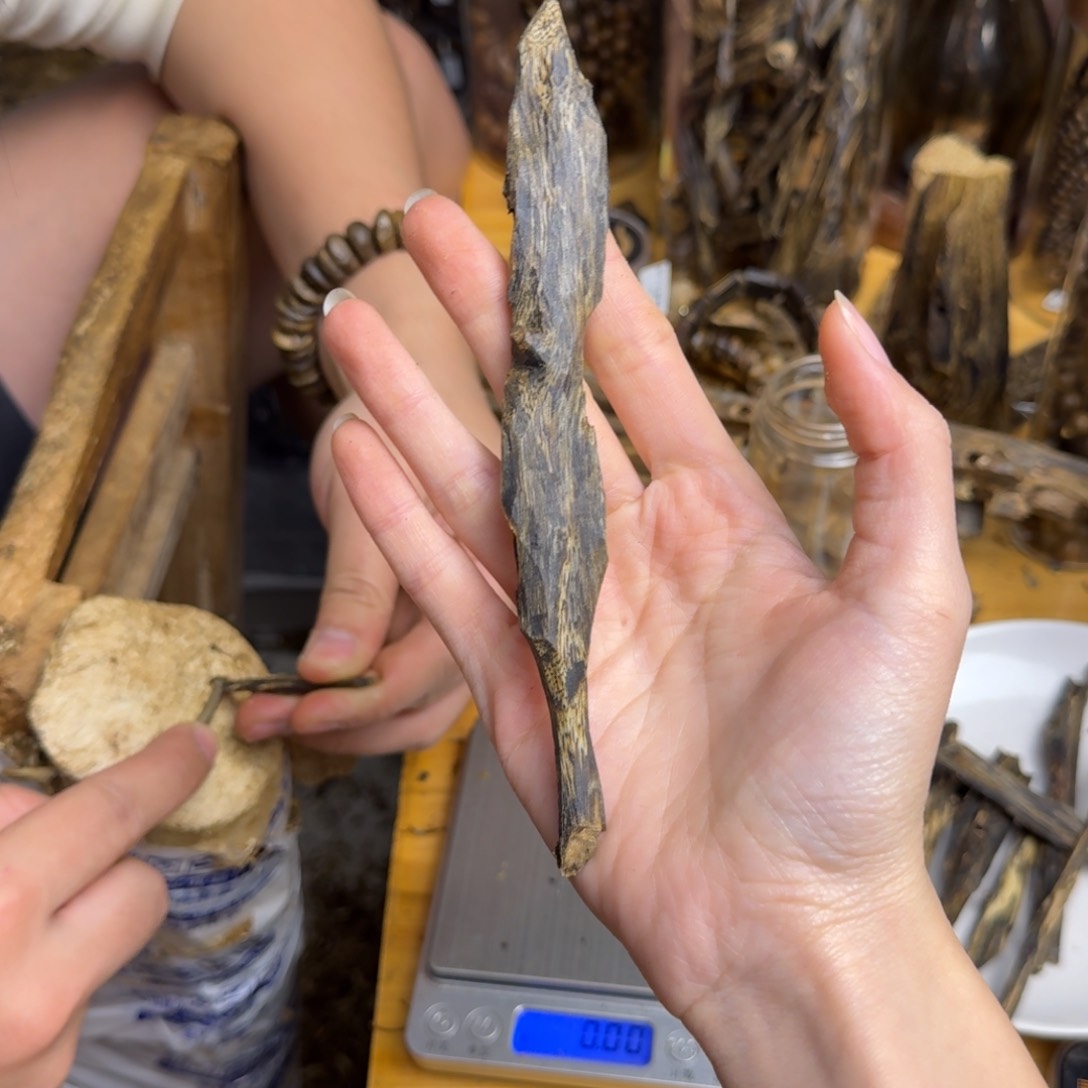 沉香沉香碎屑淄****考张勺子品种块料14克