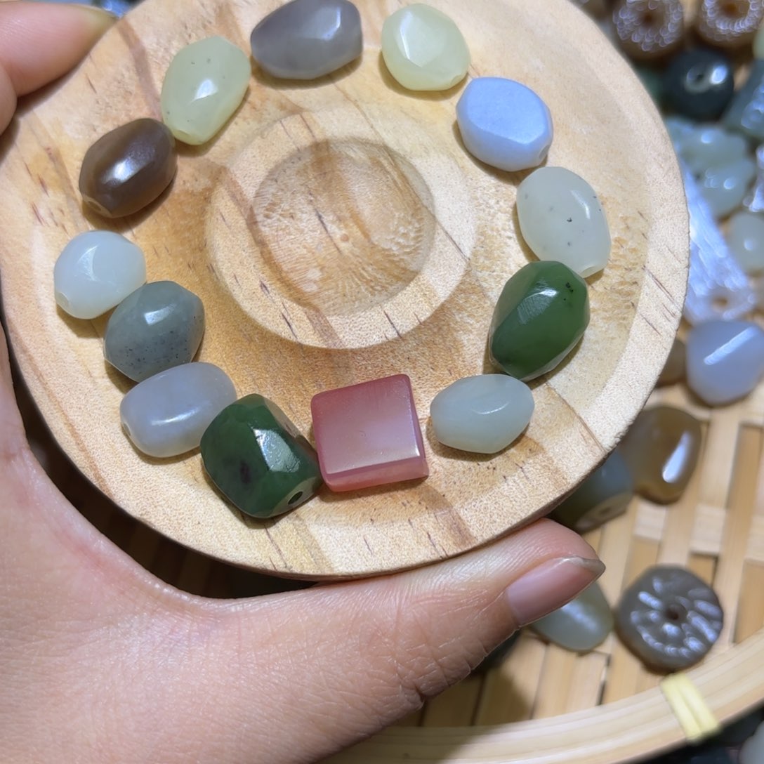 和田玉未镶嵌珠宝半成品点*果