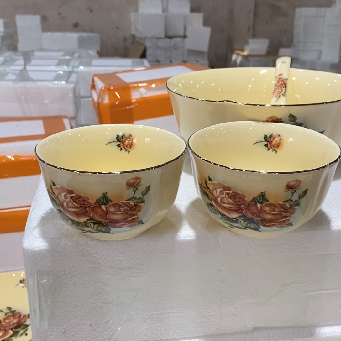 星博陶瓷…………………………………………01