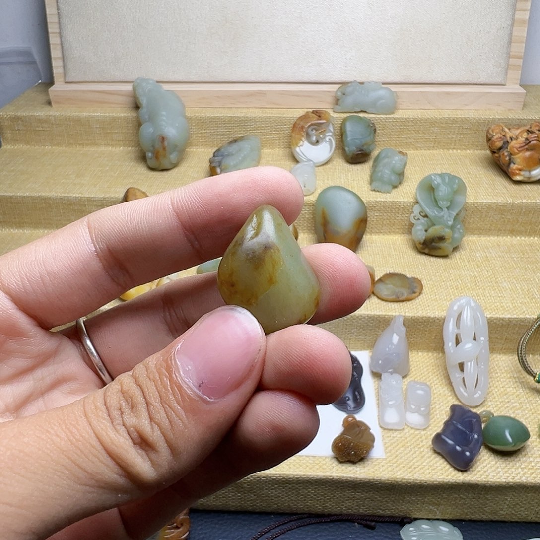 和田玉颈饰未镶嵌阿*