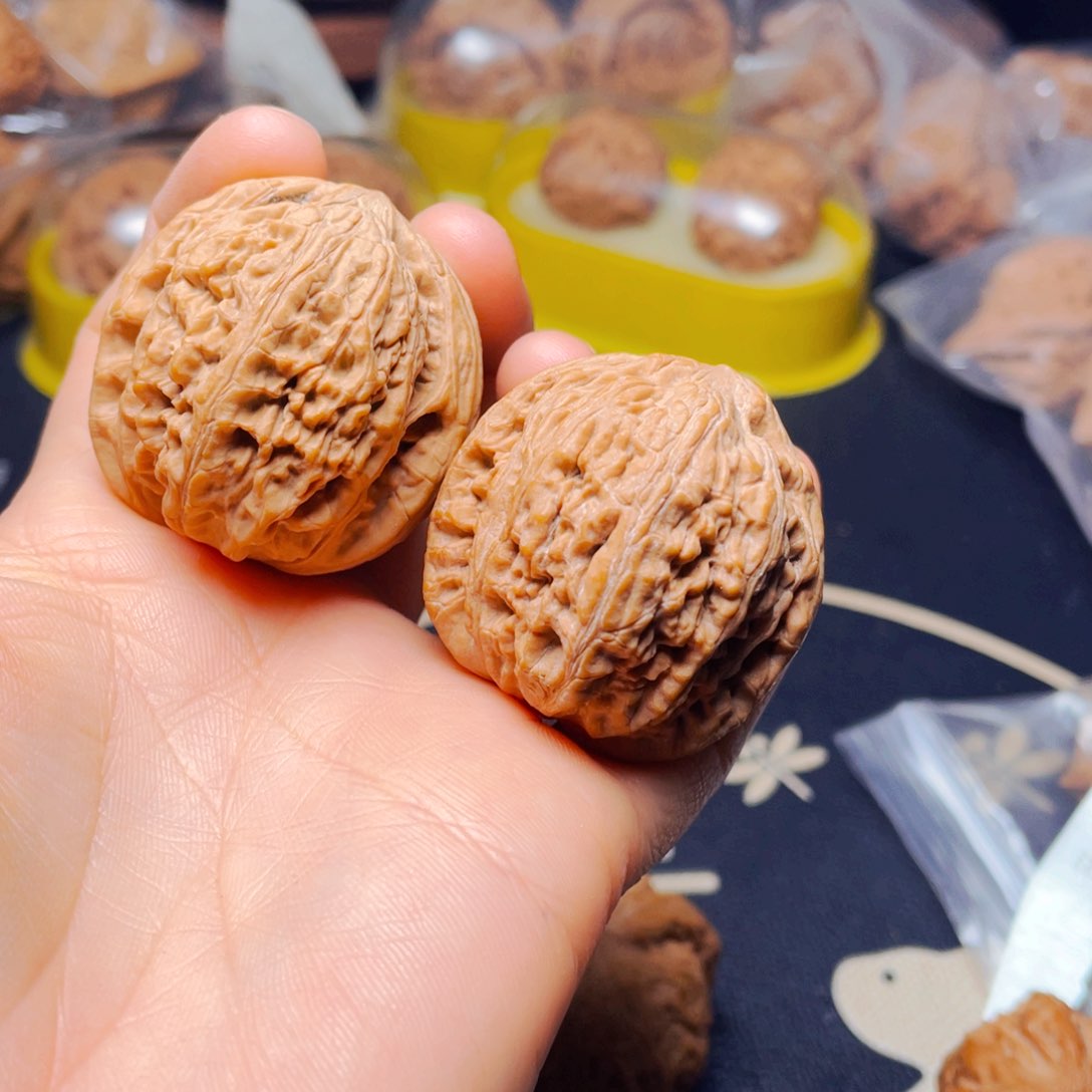 吊坠文玩核桃小*御尊一对