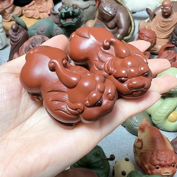 紫砂茶宠一对貔貅