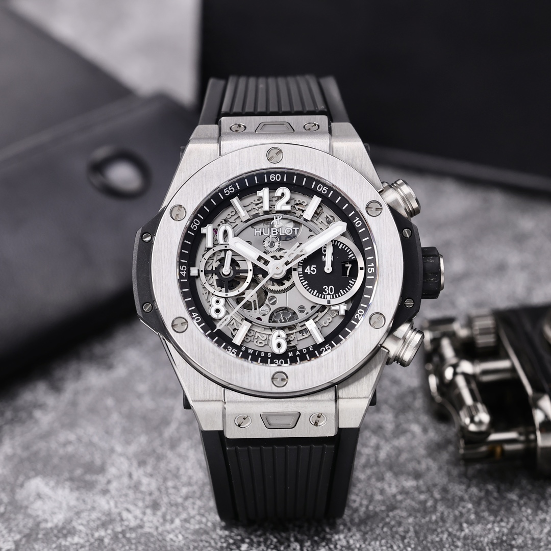 95新 Hublot/宇舶表 421 钛金属材质 44mm 镂空机芯 2023年保卡