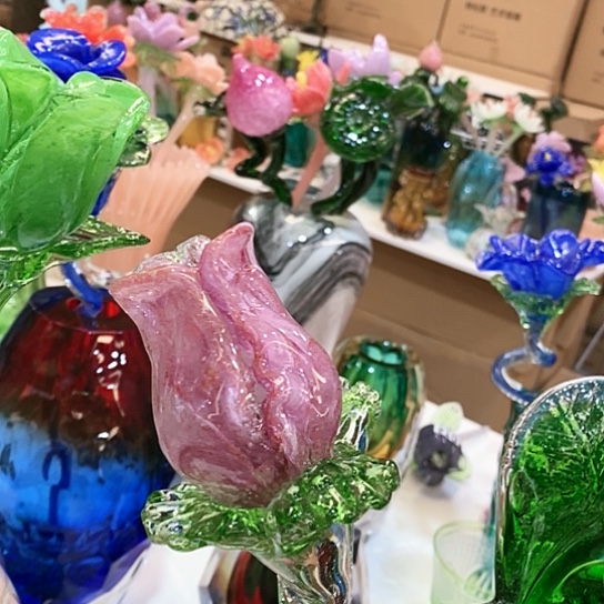 琉璃花瓶高45厘米宽9厘米