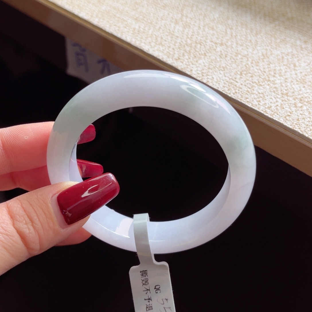 翡翠手镯未镶嵌手镯