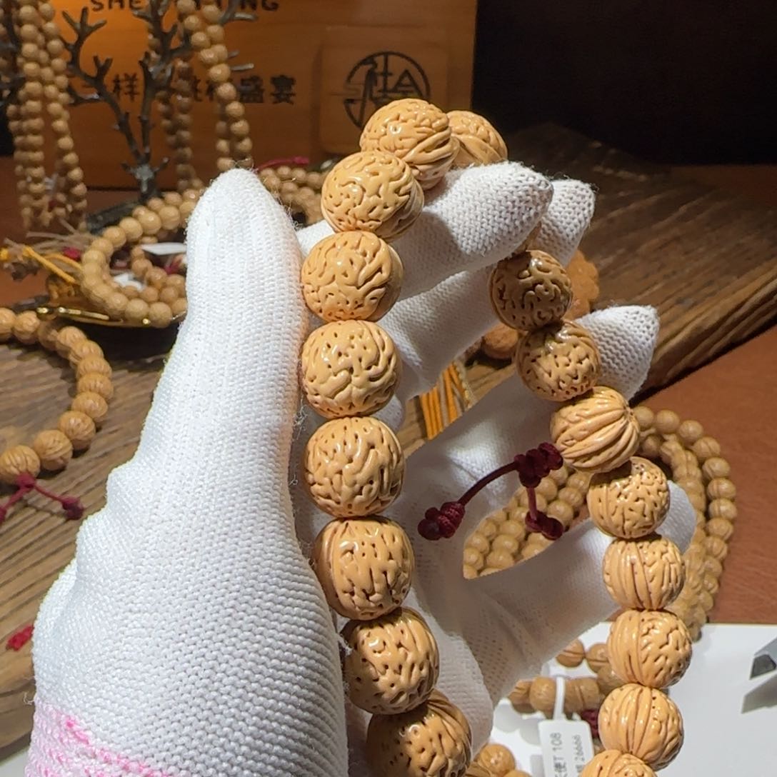 桃核手串佛**念14.5三道筋